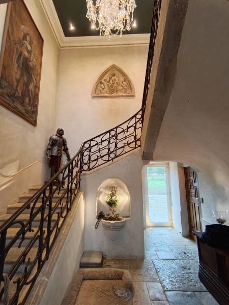 Réalisation enduit à la chaux - escalier de château