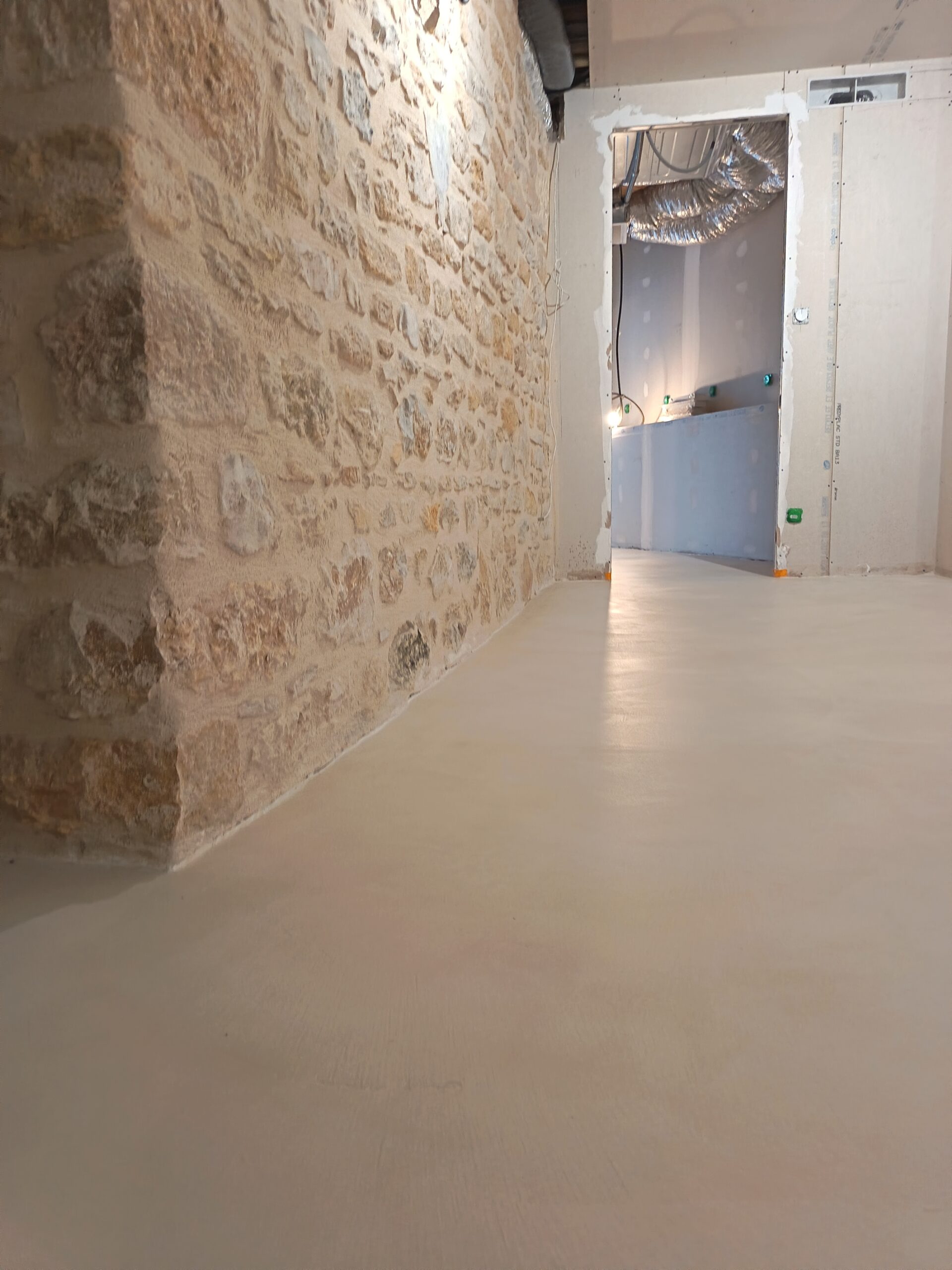 Réalisation béton ciré sol Lyon